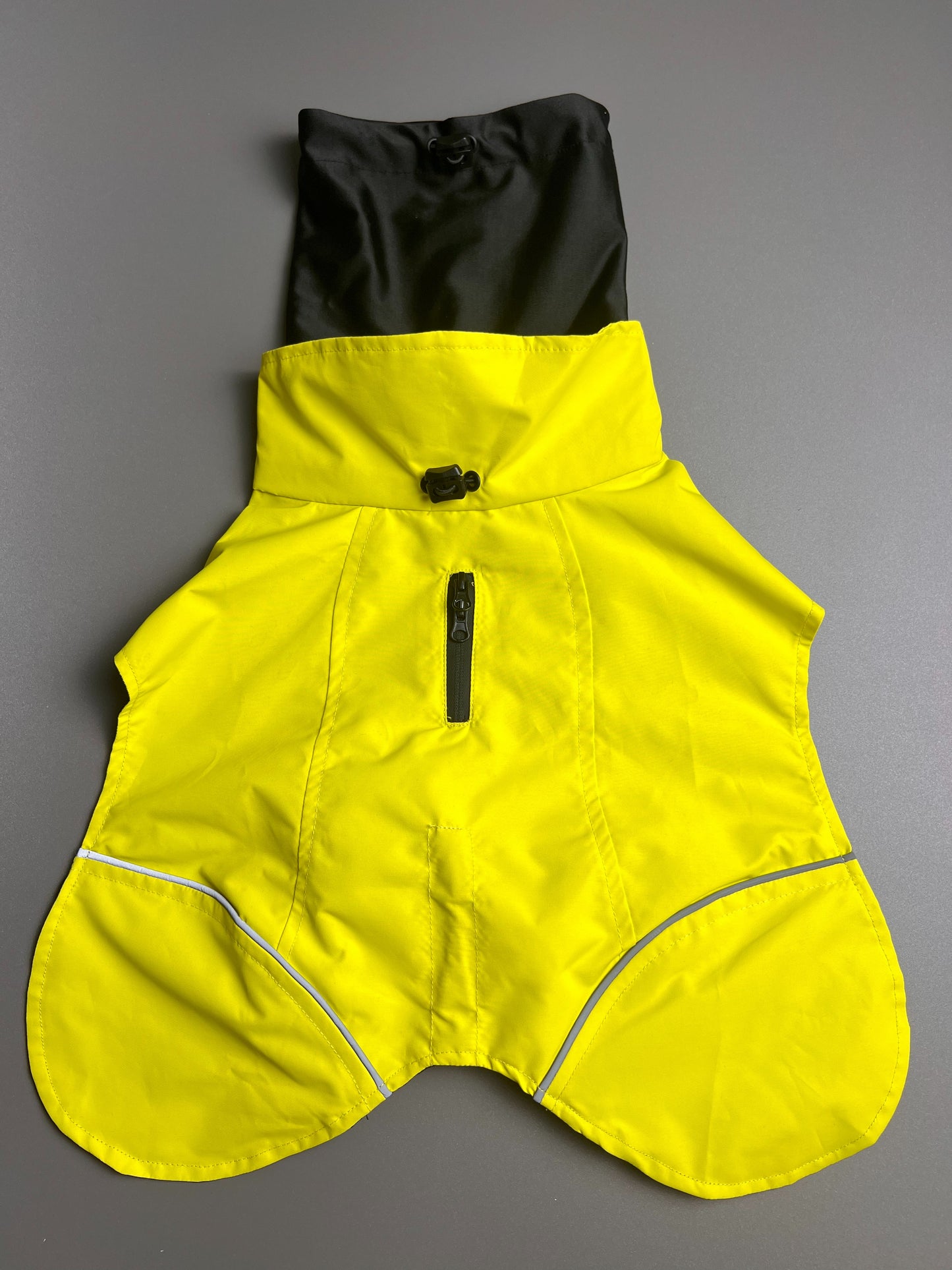 Waterproof Dog Raincoat – Lightweight Cape Design for Small to Medium Dogs – Reflective Strips, Adjustable Fit