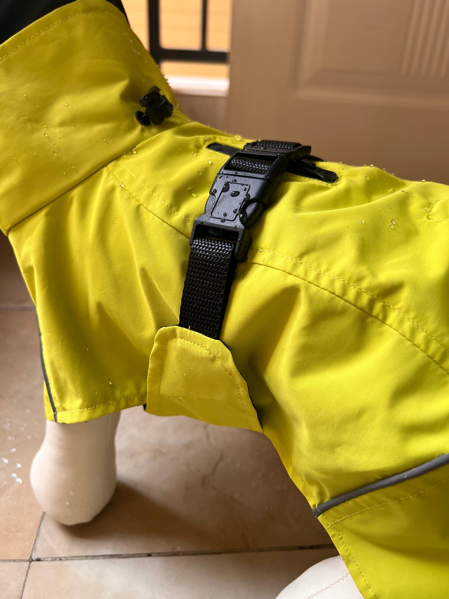 Waterproof Dog Raincoat – Lightweight Cape Design for Small to Medium Dogs – Reflective Strips, Adjustable Fit