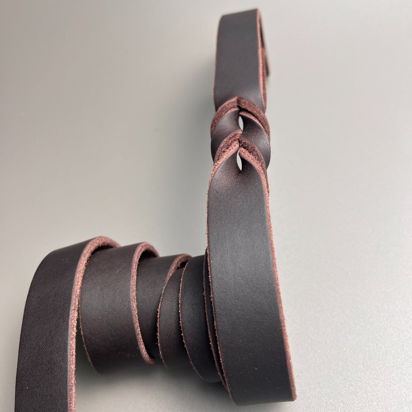 Vintage handmade genuine leather leash 4mm thick cowhide, for all dog breeds Dark Brown