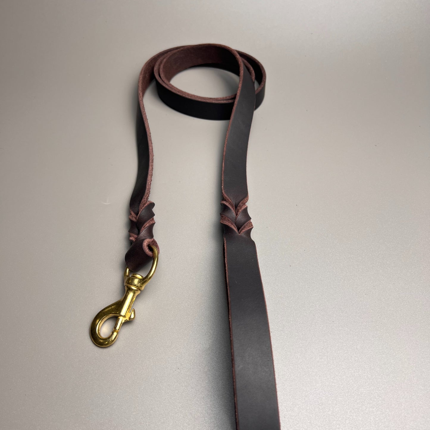 Vintage handmade genuine leather leash 4mm thick cowhide, for all dog breeds Dark Brown