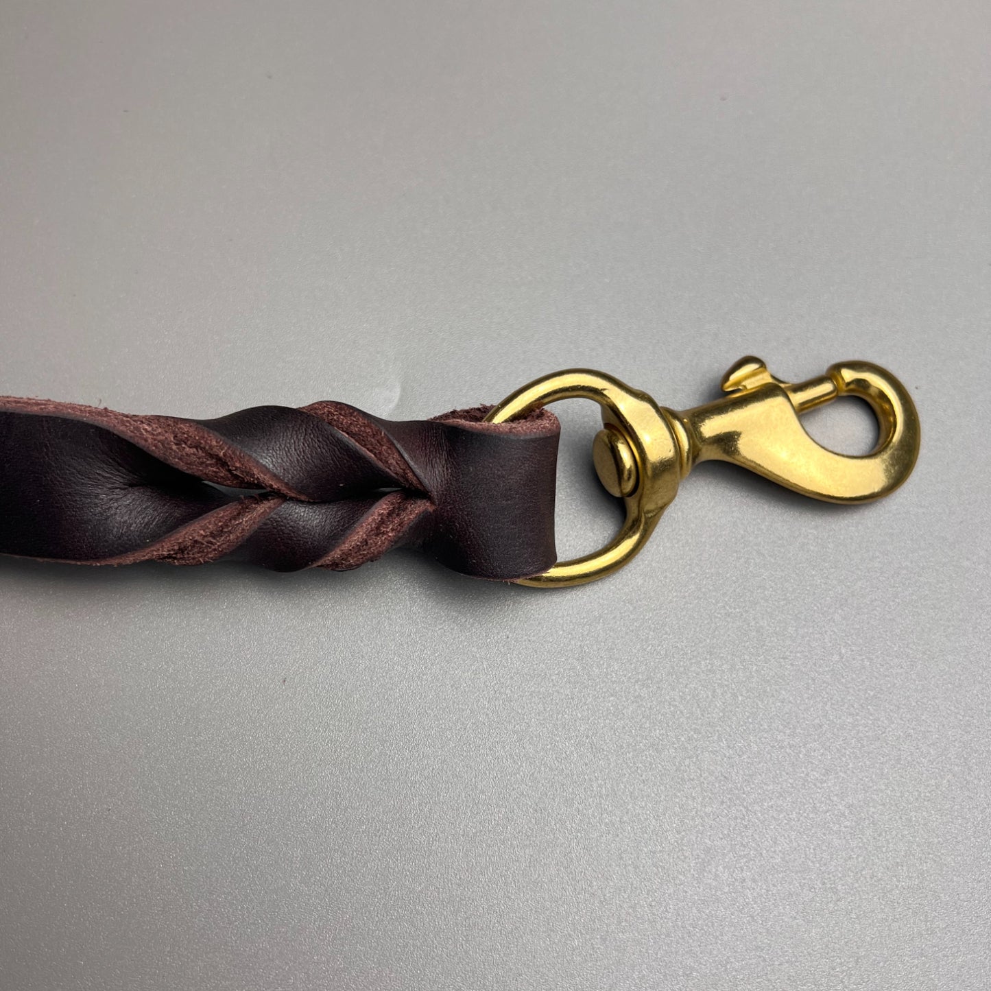 Vintage handmade genuine leather leash 4mm thick cowhide, for all dog breeds Dark Brown