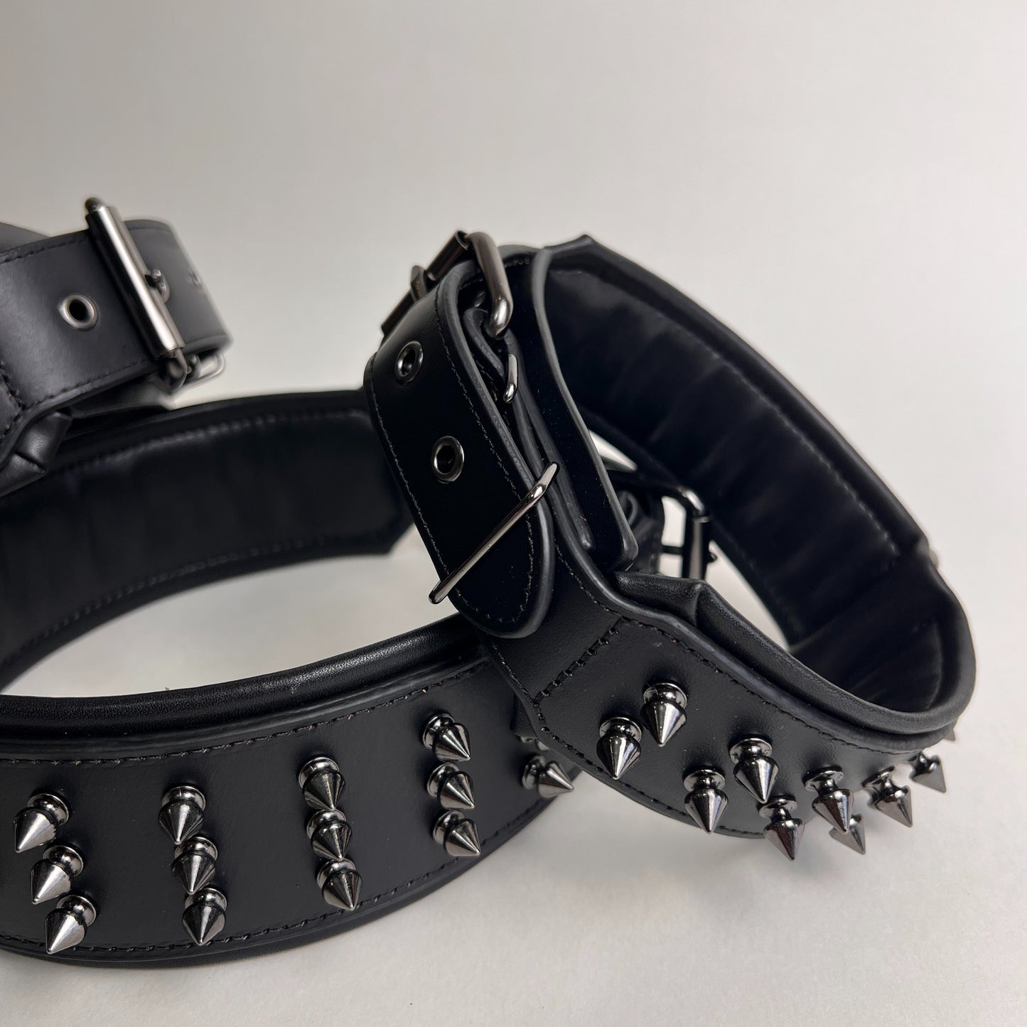 Black Punk Spiked Leather Dog Collar – Wide Retro Studded Design for Large Dogs