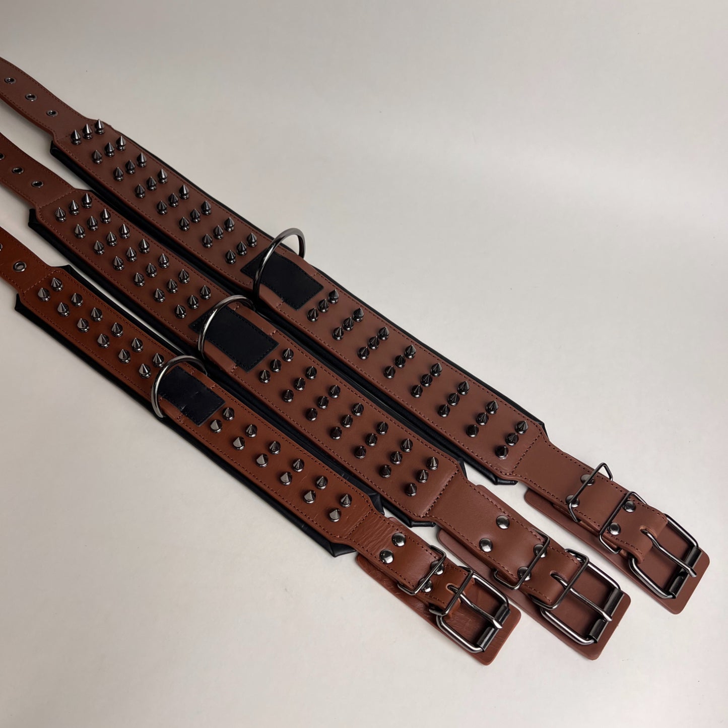 Retro spiky leather dog collar with soft lining that doesn't tighten the neck, pit bull, German Shepherd, Poodle