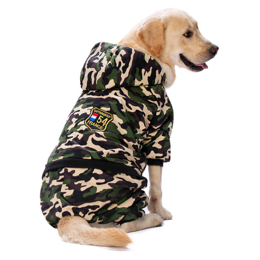 Plush camouflage sweatshirt for medium and large dogs to keep warm in winter