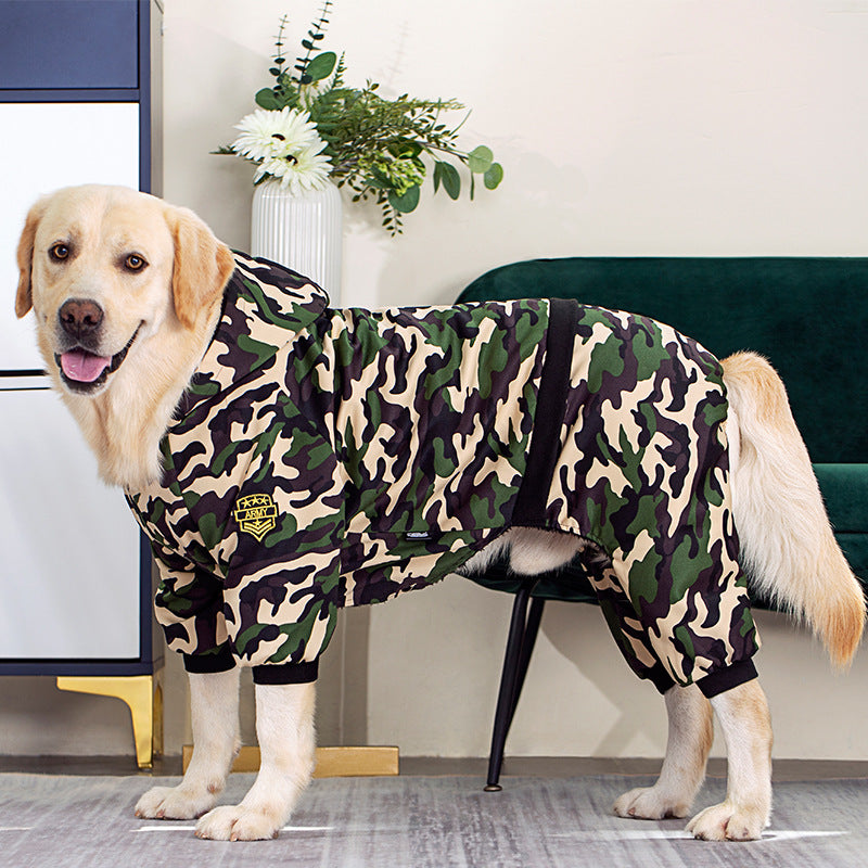 Plush camouflage sweatshirt for medium and large dogs to keep warm in winter